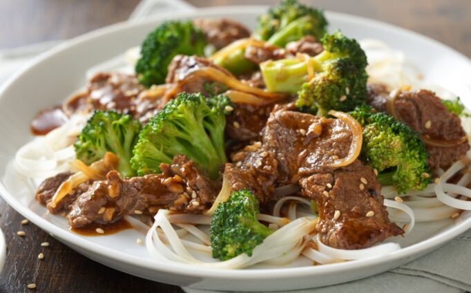 Asian Beef and Broccoli Noodle Bowl